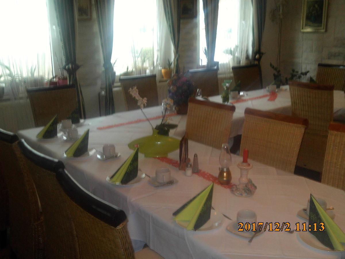 Pension Balkan Eisenhuttenstadt Bagian luar foto