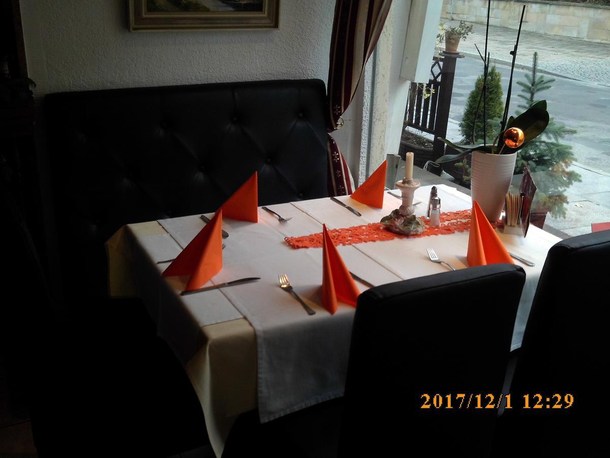 Pension Balkan Eisenhuttenstadt Bagian luar foto