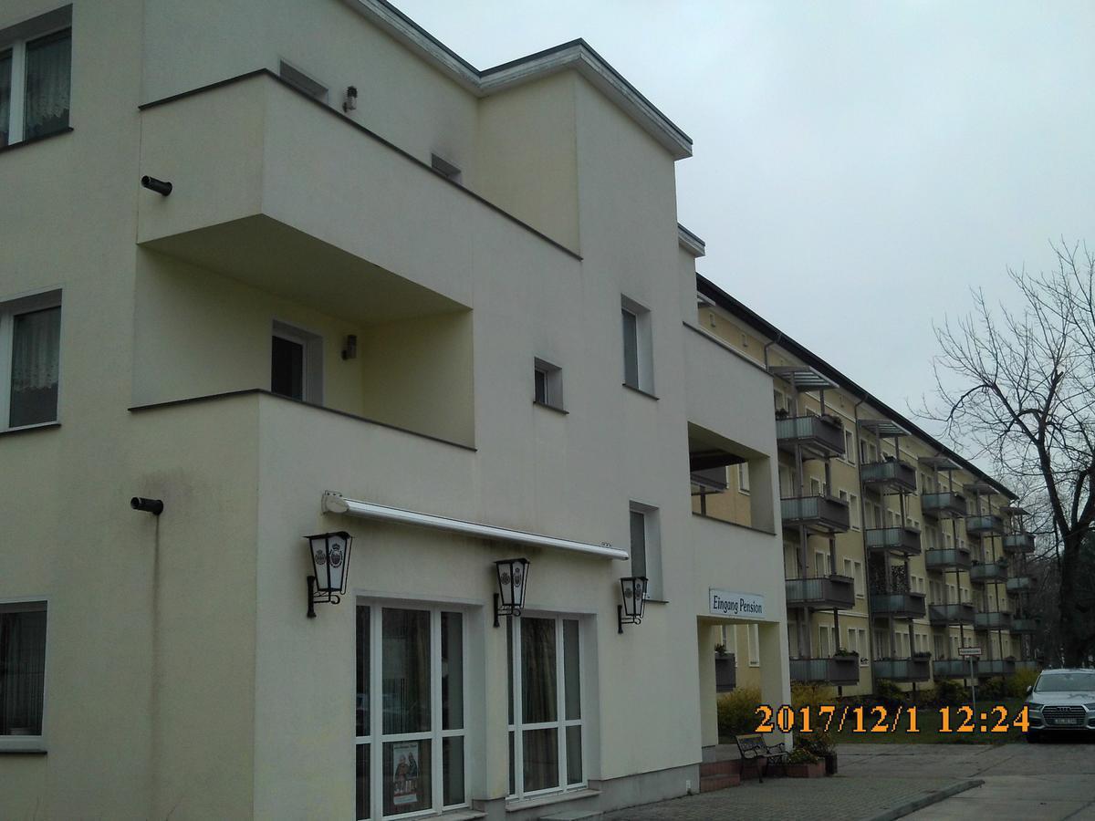 Pension Balkan Eisenhuttenstadt Bagian luar foto
